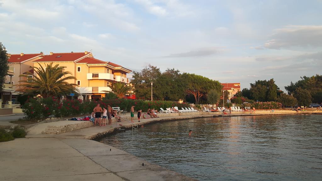 Apartments Jasna Privlaka  Buitenkant foto