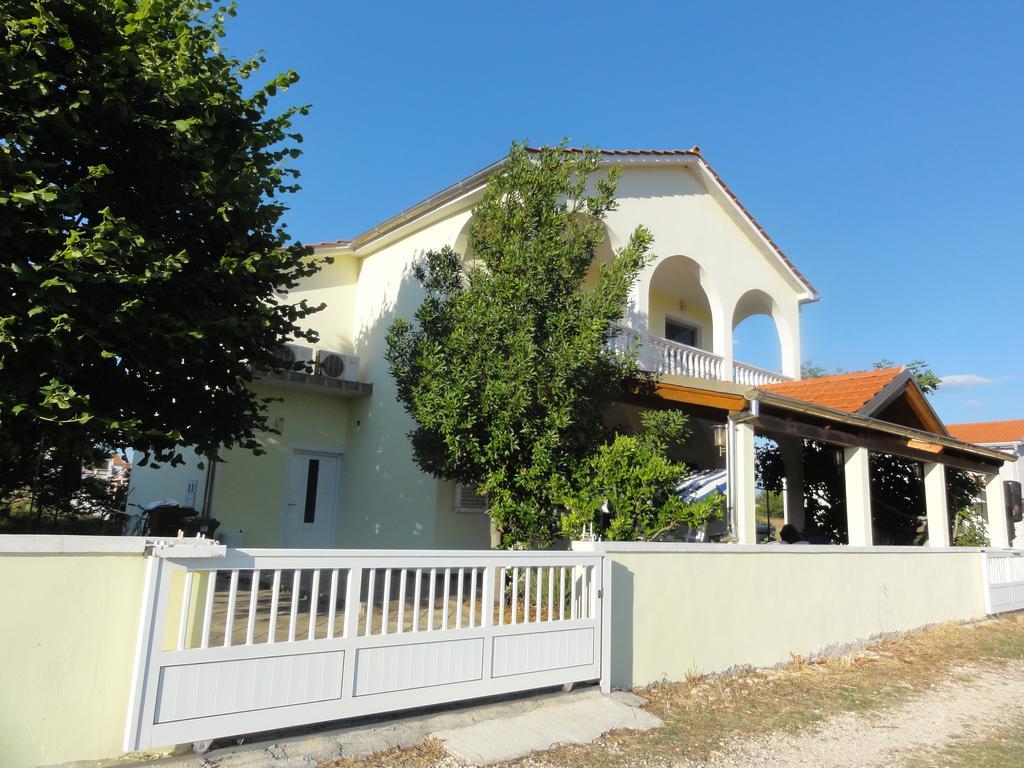 Apartments Jasna Privlaka  Buitenkant foto